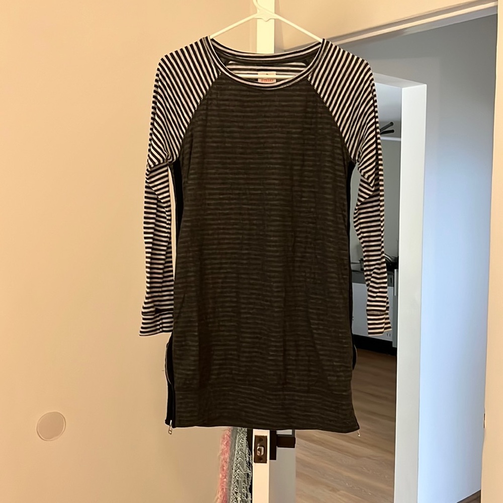 Striped Raglan Dress - Picture 3 of 7